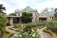 Candlewoods Guesthouse - شرفة
