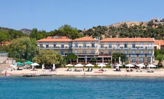 Pebble Beach Hotel - Housity