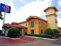 Motel 6 Dallas, TX - Farmers Branch Hotels in Farmers Branch