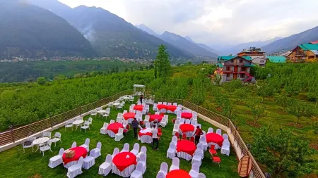 Justa Grand View Resort & Spa, Manali Отели рядом с достопримечательностью «Manali View Point»
