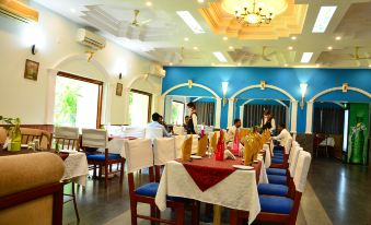 Hotel Badami Court - Housity