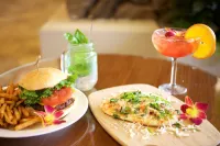 Aston Aloha Beach Hotel Hotel in zona Kealia Beach