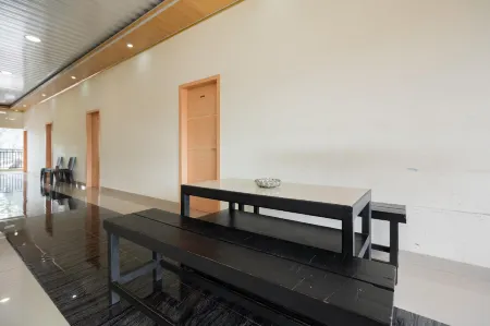 RedDoorz Syariah Near Minangkabau International Airport Отели в г. Паданг-Париаман