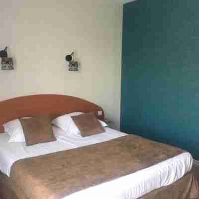 LOGIS Hôtel LES 3 MARCHANDS Rooms
