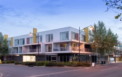 Mawson Lakes Hotel Các khách sạn ở Gepps Cross