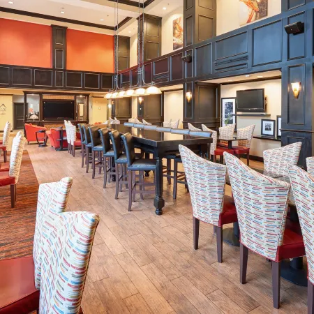 Hampton Inn & Suites Waco-South