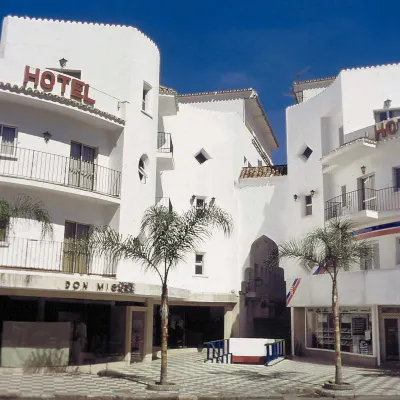 هوتل كريستال Hotels near بلازا مايور مالاغا