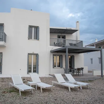 Milos Waves Luxury Apartments Hotel dekat Pantai Pollonia
