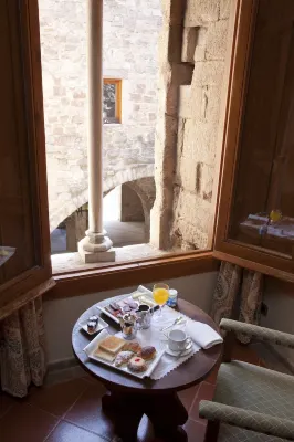 Parador de Cardona Restaurantes Photos