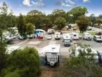 Echo Holiday Parks - Windsor Gardens - parking