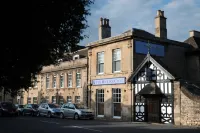 The William Cecil - Parking