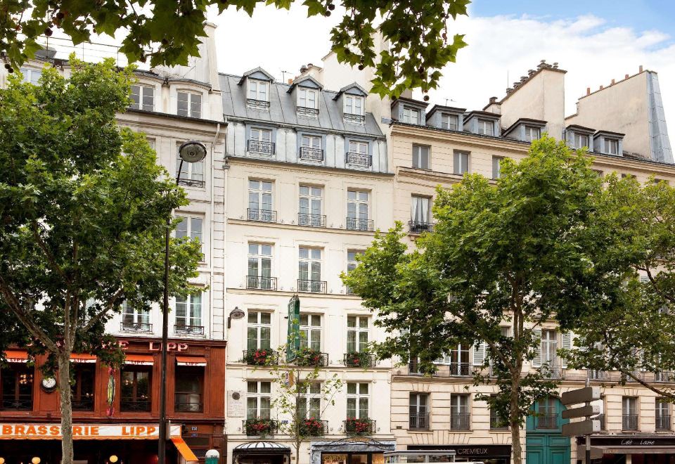 생제르맹 지구 거리 풍경