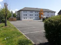Premiere Classe Orleans Ouest - la Chapelle Saint Mesmin - parking