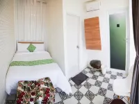 Gsv Cottage Sharia Hotels in Ciampea