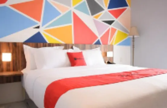 RedDoorz Plus near UNIMED Medan Hotel di Medan Estate