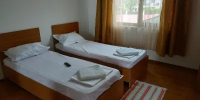 Casa Noastra Отели в г. 
