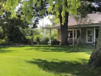 Cottage on Armstrong