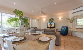 Cayman Villas Port Douglas