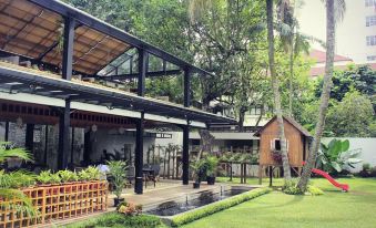 Beehive Boutique Hotel
