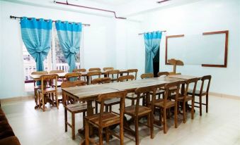 Rooms498 - Hostel