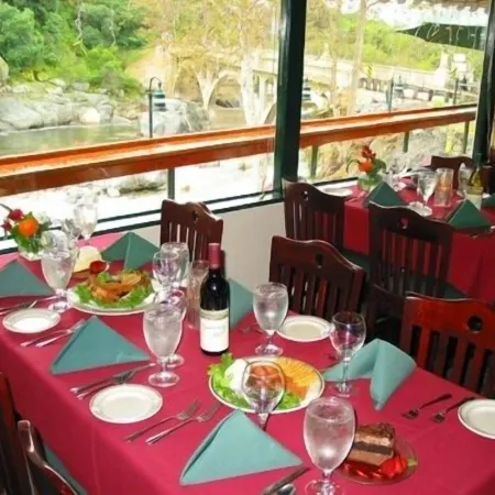 The Gateway Restaurant & Lodge