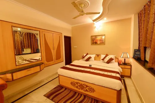 Hotel Mahima Các khách sạn ở Gwalior
