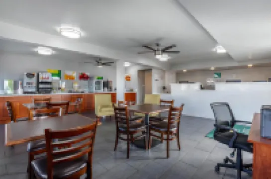 Quality Inn & Suites Near Downtown Mesa