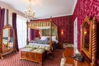 Hubert House Hotels near Breakwater Brewery & Taproom & Pizzeria