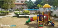 Pantai Puteri Homestay Hotels in Tanjung Kling