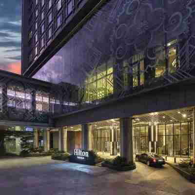 Hilton Hotel Manila Hotel Exterior
