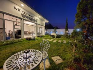 Wicket White Villa