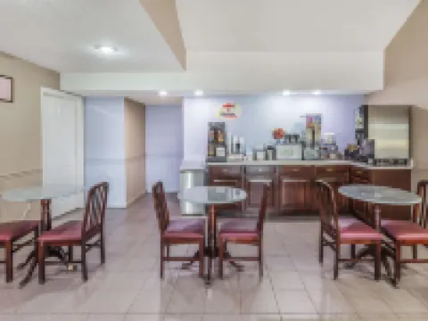 Super 8 by Wyndham Clinton Hotels in Anderson County