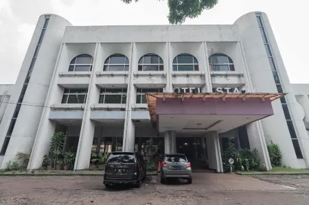 Istana Hotel Bandung Mitra RedDoorz