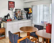 Econo Lodge - breakfast