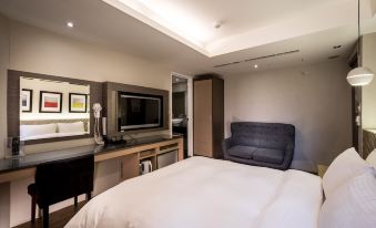 Royal Garden Hotel