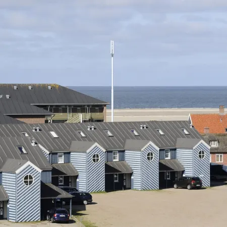 "Else" - 100m from the Sea