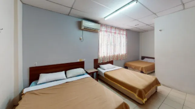 Green Mountain Lodging House Hotel berhampiran Sarawak Textile Museum