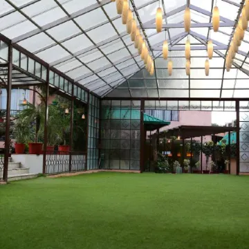 Inderlok Hotel