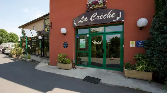 Hotel Restaurant la Creche et sa Piscine Interieure - Logis Hotels