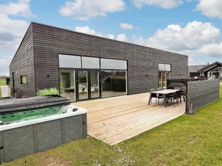 "Aatami" - 500m from the Sea