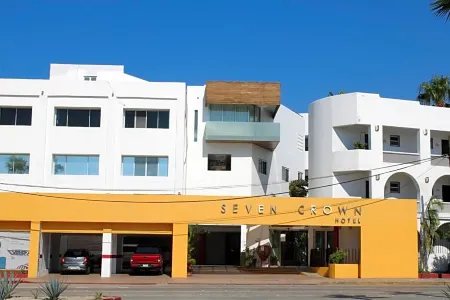 Seven Crown Express & Suites by Kavia