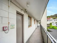 Lovely 2-Bedroom Apartment with Free Parking Hotels near Polish Heritage Trust Museum in New Zealand