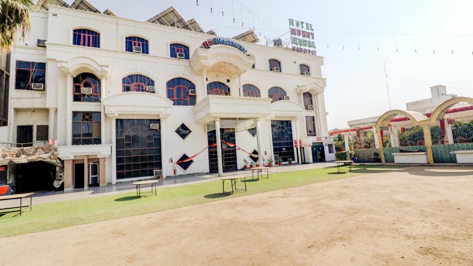 Hotel O Mukut Mahal