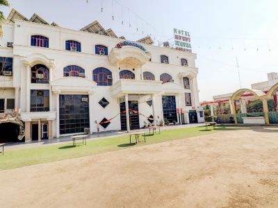 Hotel O Mukut Mahal