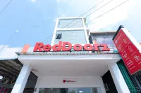 RedDoorz Near Hang Nadim Batam Airport Hotels in Batam Kota