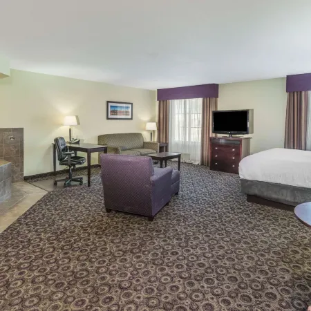 La Quinta Inn & Suites by Wyndham Las Vegas Airport South Отели рядом с достопримечательностью «Боулдер-Стрип»