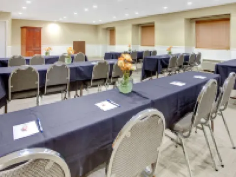 Microtel Inn & Suites by Wyndham Stockbridge/Atlanta I-75 Hotels in Henry County