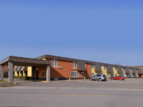 Americas Best Value Inn and Suites St. Cloud Hotels in Saint Cloud