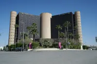 كراون بلازا قصر الرياض Hotels near مركز البطحاء التجاري