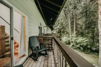 18Sll - Newly Remodeled - Sleeps 4 - Fireplace - W/D 1 Bedroom Condo by Redawning